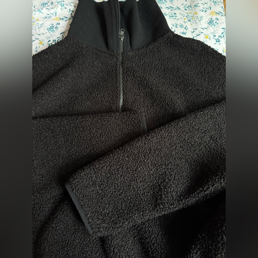 Elle Women's Black Zip-Up Jacket/ size Medium - Picture 9 of 11